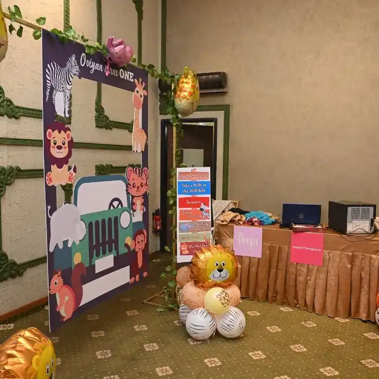 Book jungle safari party decoration service near me